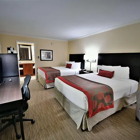 Ramada By Wyndham Jacksonville Hotel & Conference Center Exterior photo